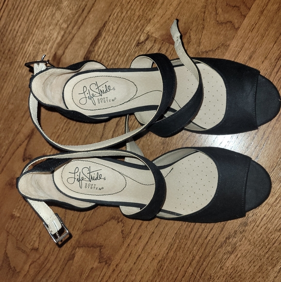 High Heels - Picture 2 of 3